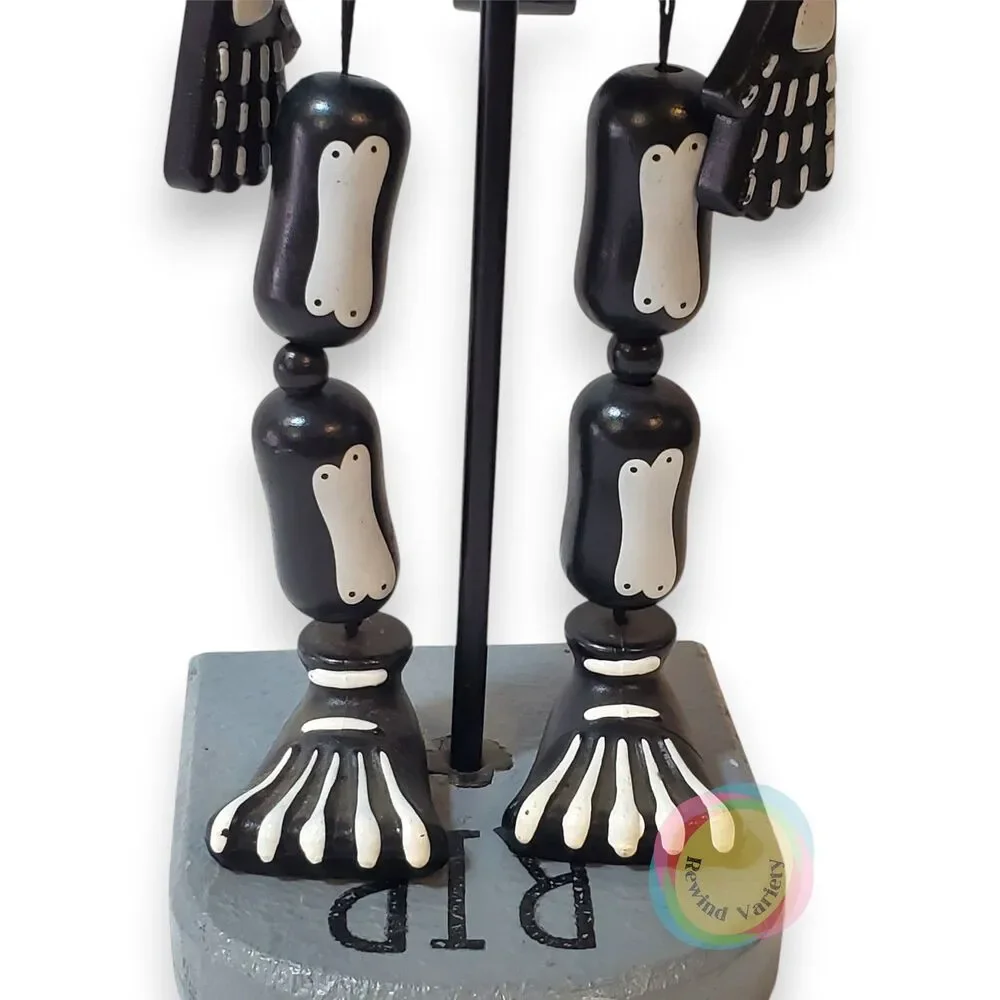 Target 2010 Halloween RIP Skeleton Nutcracker 14.5